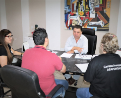 Na tarde de ontem (05), o prefeito Sérgio Onofre esteve reunido com representantes do IFPR-EAD Arapongas, entre eles, o professor e diretor do campus, ...