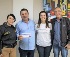 Nesta manhã (04) o prefeito Sérgio Onofre e o vice Jair Milani foram convidados para a Formatura do Proerd 2019 – Programa Educacional de Resistênc...