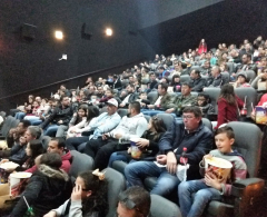 Uma comemoração pelo Dia dos Pais, proporcionou aos pais dos alunos da Escola Municipal Antonica Franciosi uma sessão no Cinema, onde eles ...