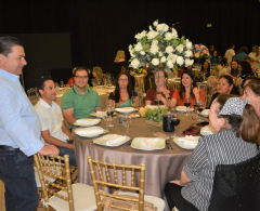 Em noite de comemoração, a Secretaria Municipal de Educação realizou na noite de ontem (28), um jantar que celebrou o Dia dos Professores e também ...