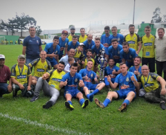 Chegou ao final mais um Campeonato Amador de Futebol de Arapongas, competição dividida nas séries Ouro, Prata e Bronze; e que desde 2017 tem sido um ...