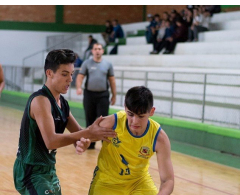 A equipe de basquete masculina sub 15 de Arapongas está disputando a Copa Metropolitano de Basquetebol Sub 15 Masculino, organizado pela Liga Maringá ...