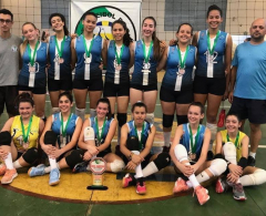 As equipes araponguenses de voleibol feminino nas categorias sub 16, sub 14 e Master,  disputaram neste final de semana mais um campeonato obtendo exce...