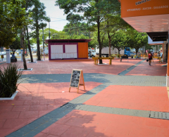 Praça na Avenida Arapongas recebe nova pintura