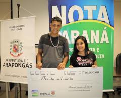 A mais jovem ganhadora, Jéssica, recebeu o prêmio de R$ 30 mil