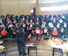 50 alunos da Escola Municipal Antonica Giroldo Franciosi acompanharam palestra