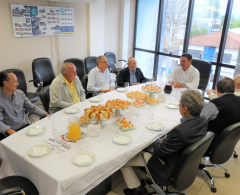 Ex-prefeitos e atual ser reúnem em café da manhã