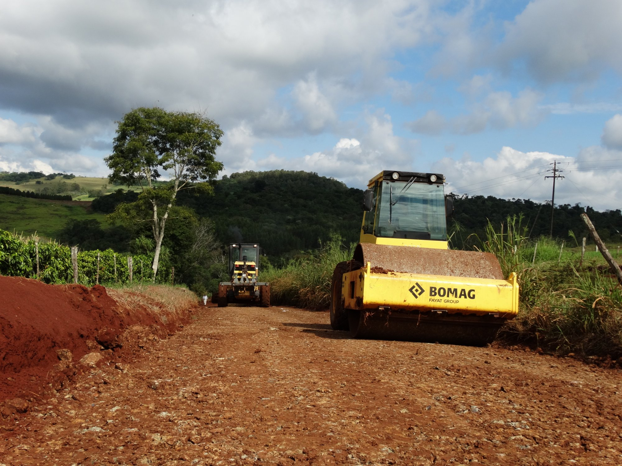 Arapongas segue com trabalhos de recuperação nas estradas rurais
