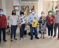 Na tarde de ontem, 06, o prefeito de Arapongas, Sérgio Onofre, recebeu a visita de grupos da terceira idade atendidos pelos Centros de Convivência dos...