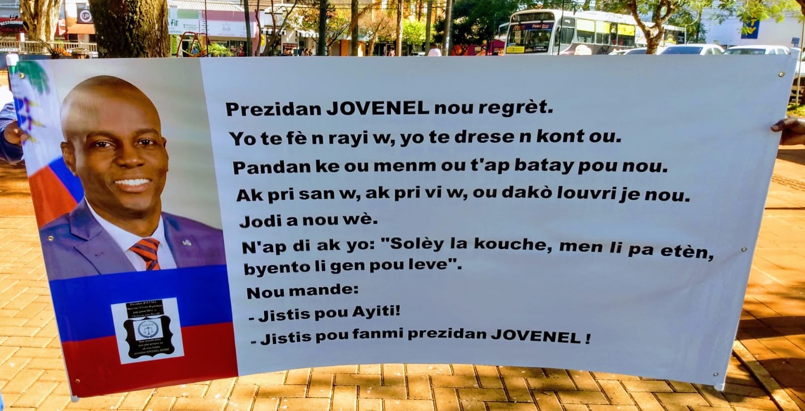 Ato na Praça Mauá homenageia presidente morto no Haiti