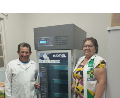 A prefeitura de Arapongas, por meio da Secretaria de Saúde, adquiriu recentemente 10 refrigeradores científicos para o armazenamento das vacinas nas U...