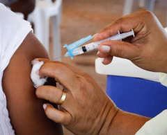 
A Secretaria Municipal de Saúde informa que a vacinação contra a Covid-19 será ampliada para as faixas etárias de 29, 30 e 31, na próxima ...
