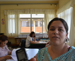 Tatiane Gomes de Melo, mãe de aluno atuando como membro da Comissão Eleitoral