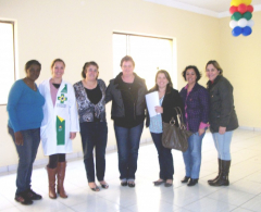 A Assistente Social do setor da Saúde, Lucia Helena Mainardes e membros da equipe 