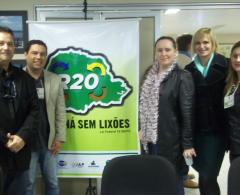 Diretor de Serviços Públcos Roberto Santos, da SEASPMA e equipe com Laerty Dudas