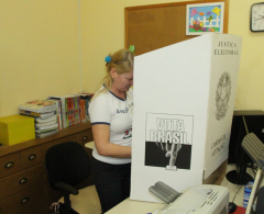 Funcionários da Educação participam de eleição