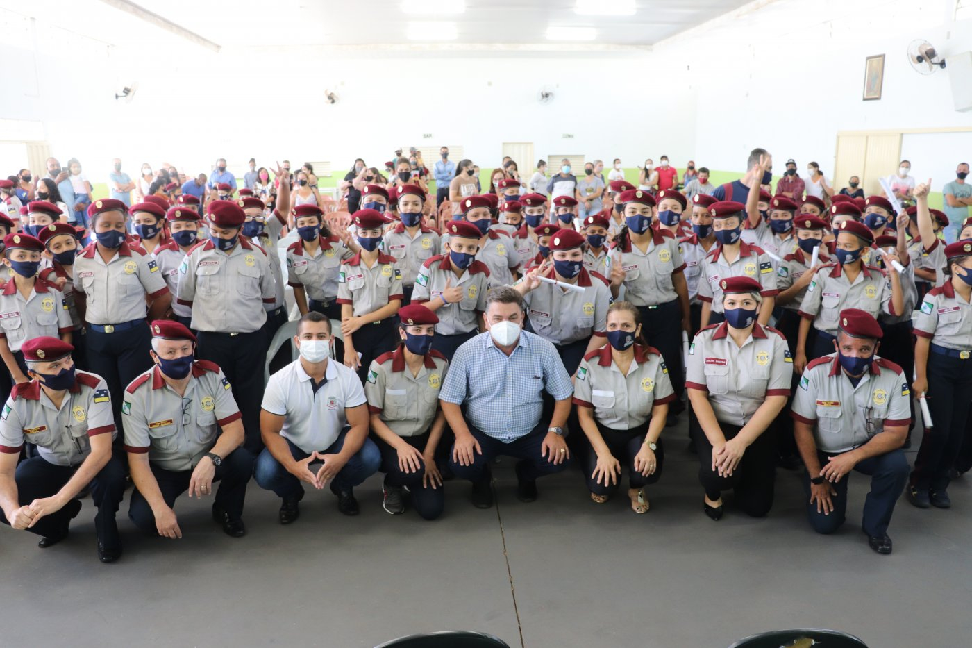 Arapongas forma primeiros 74 alunos na disciplina cívico-militar