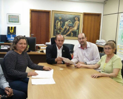 Secretário municipal em Curitiba pede urgência em instalação de UTI neonatal.