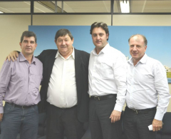 Pedro Bazana, Padre Beffa, Ratinho Jr. e João Ortega no gabinete