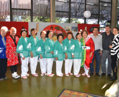 Membros da comunidade japonesa, presentes no evento de abertura 