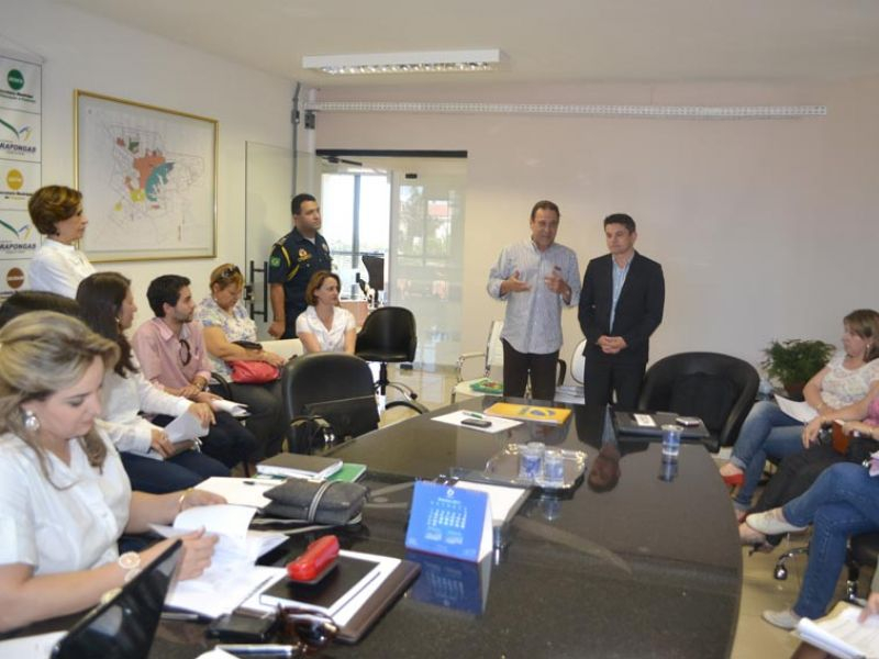 Arapongas sedia reunião sobre projeto que prevê inclusão social para jovens da região