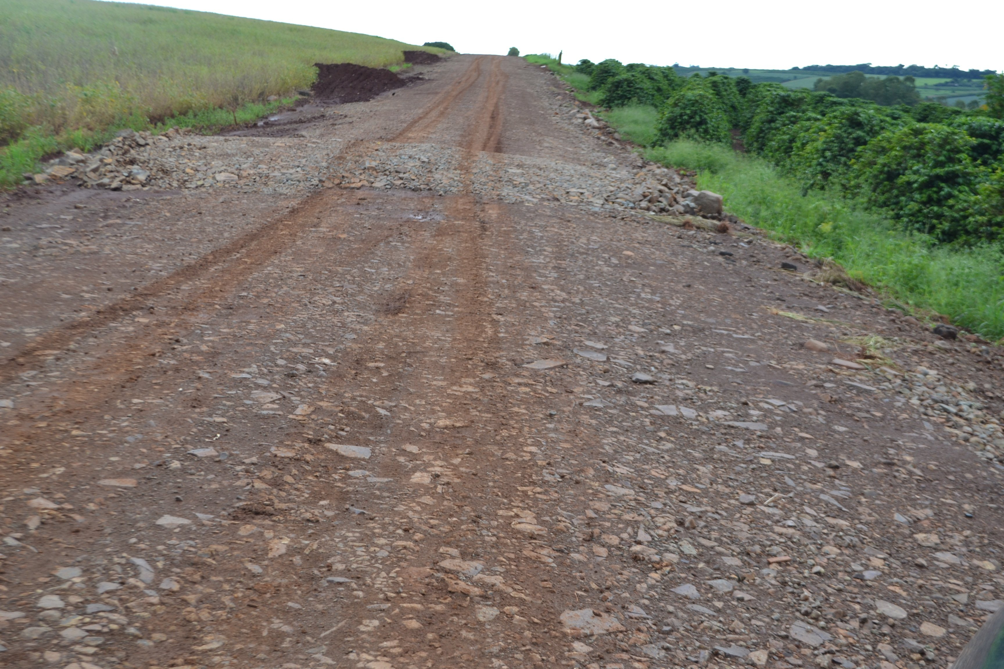 Arapongas recupera 300 km de estradas rurais