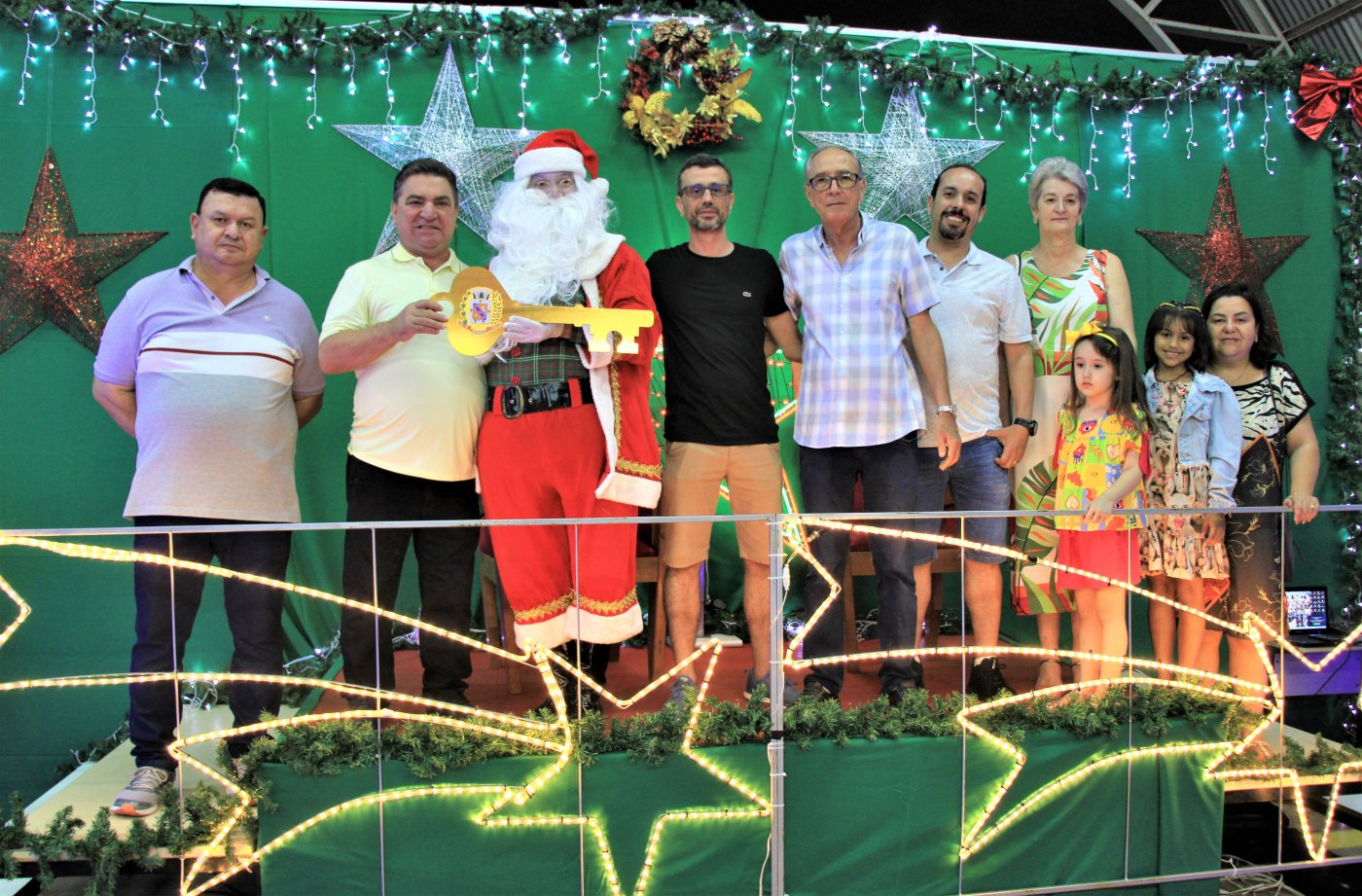 NATAL LUZ 2022: Papai Noel chega a Arapongas e programação segue até o dia 23