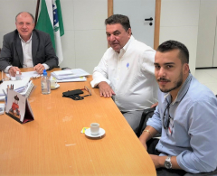 Onofre em Curitiba, em reunião com o sec. Ortega e engenheiro do município, Gabriel Rocha