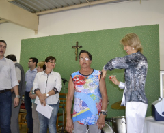 Vacinação contou com equipes da prefeitura e estudantes da Unopar