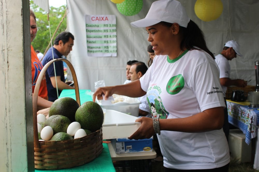Arapongas realiza 1ª Festa do Ovo e do Abacate