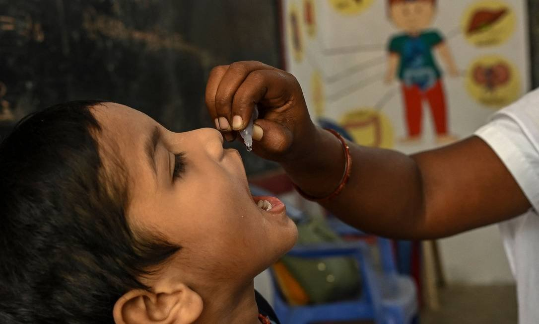 Arapongas ultrapassa 60% da cobertura vacinal contra Poliomielite e reforça chamado