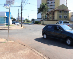 Quem vier pela Rua Pavão sentido centro-bairro não poderá virar à direita na Rua Urutau