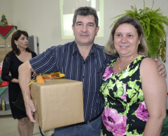 Vice-prefeito Pedro Paulo Bazana durante a entrega dos brindes 