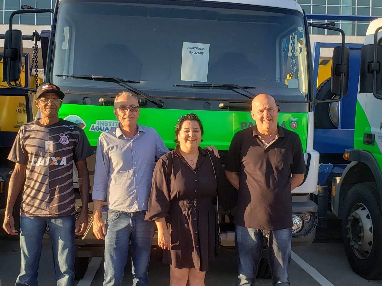 Arapongas recebe caminhão poliguindaste com apoio de Márcio Nunes