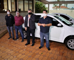Autoridades acompanham entrega de carros na 22ª Subdivisão de Arapongas