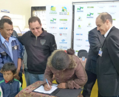 Famílias de Aricanduva assinaram contratos na sexta-feira (22)
