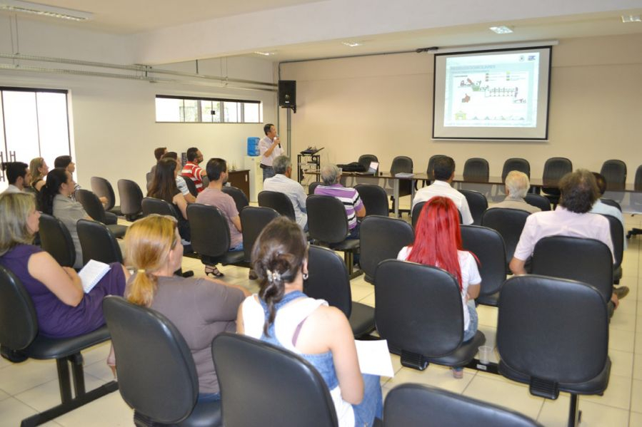 Arapongas realiza audiência pública para apresentação do PMGIRS