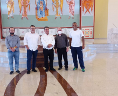Prefeito e vereadores visitam restauração da Paróquia Santíssima Trindade