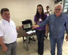 Prefeito Sergio Onofre e Sec. de Educação, Paulo Valério recebem homenagem