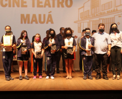 Prefeitura premia alunos da rede municipal classificados em concurso de Robótica