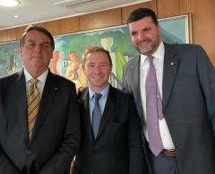 Lupion convida Bolsonaro para conhecer escola cívico-militar em Arapongas