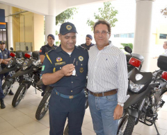 GM de Arapongas recebeu 8 motos 